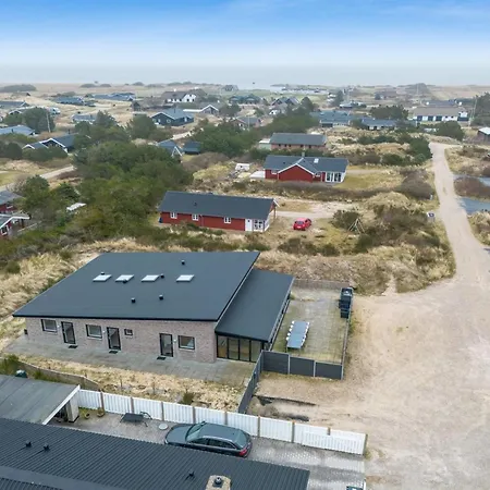 Clarabelle - 1-2km From The Sea By Interhome
