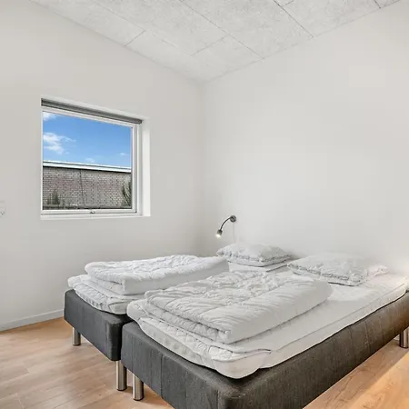 Clarabelle - 1-2km From The Sea By Interhome Nyaraló *